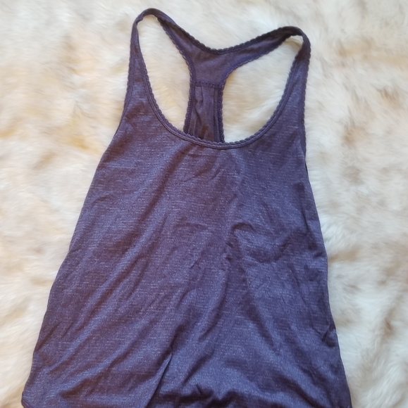 SOLD lulu racerback tank size 6 - Picture 1 of 3